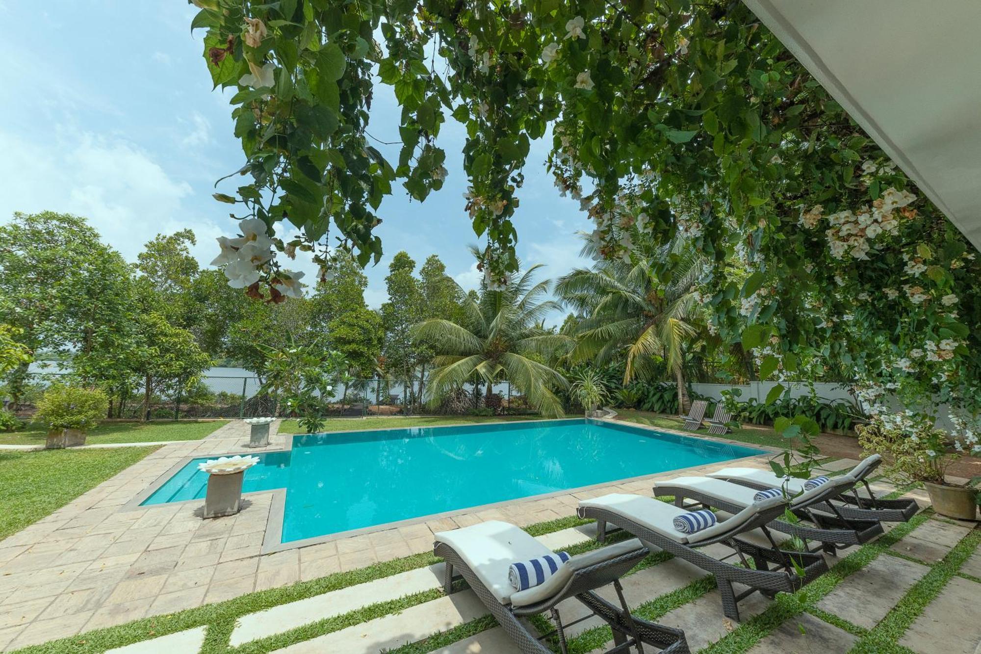 Arahtis Lake Villa Hikkaduwa Exterior foto