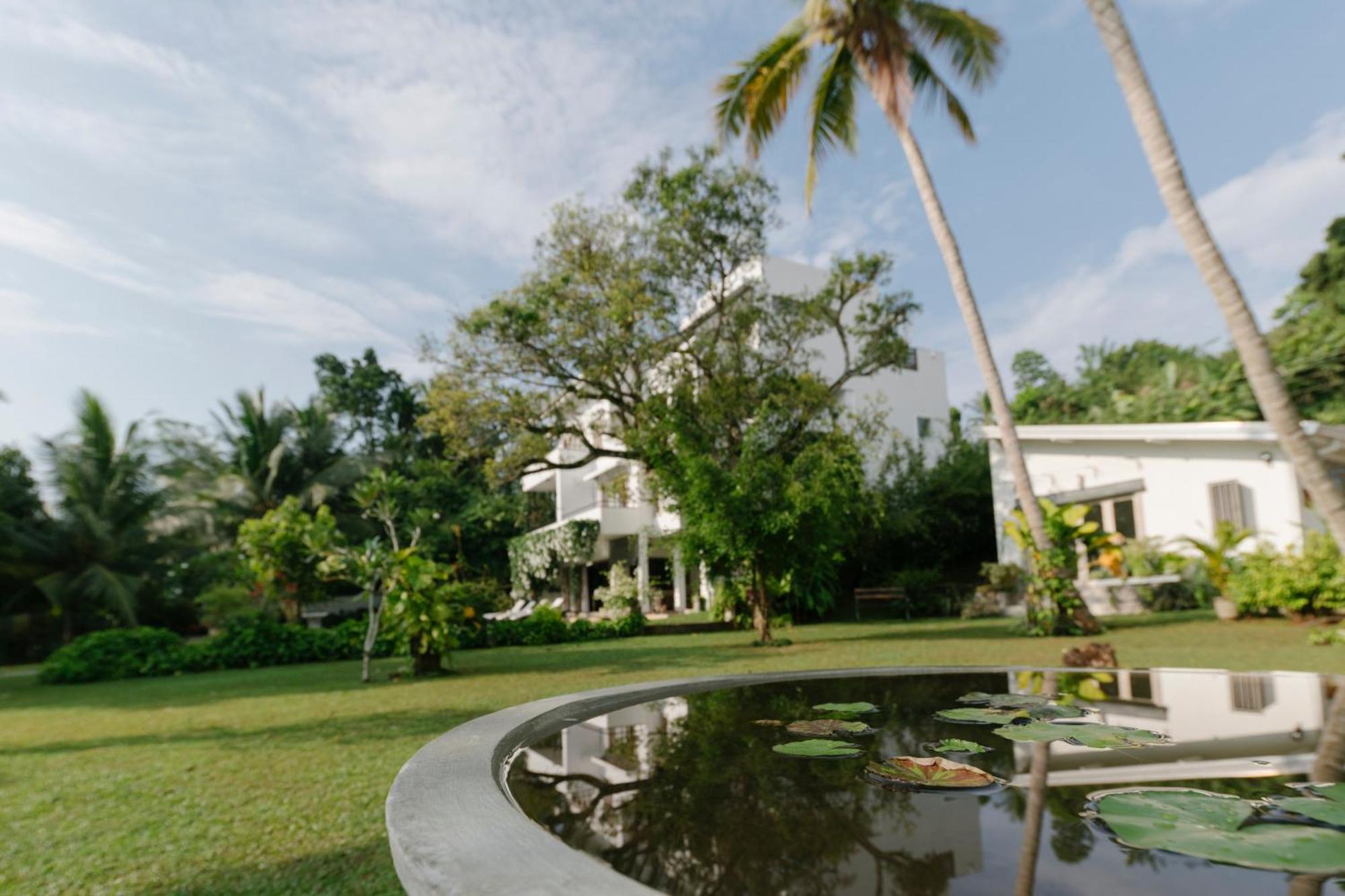 Arahtis Lake Villa Hikkaduwa Exterior foto
