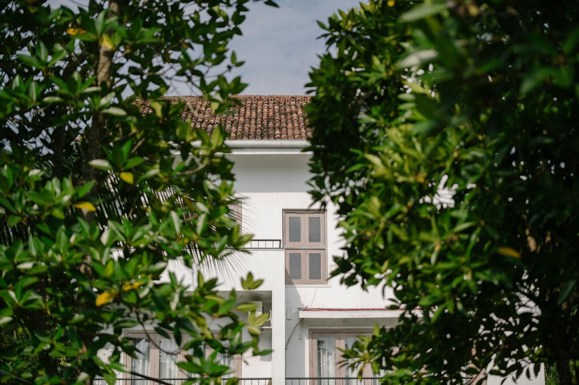Arahtis Lake Villa Hikkaduwa Exterior foto