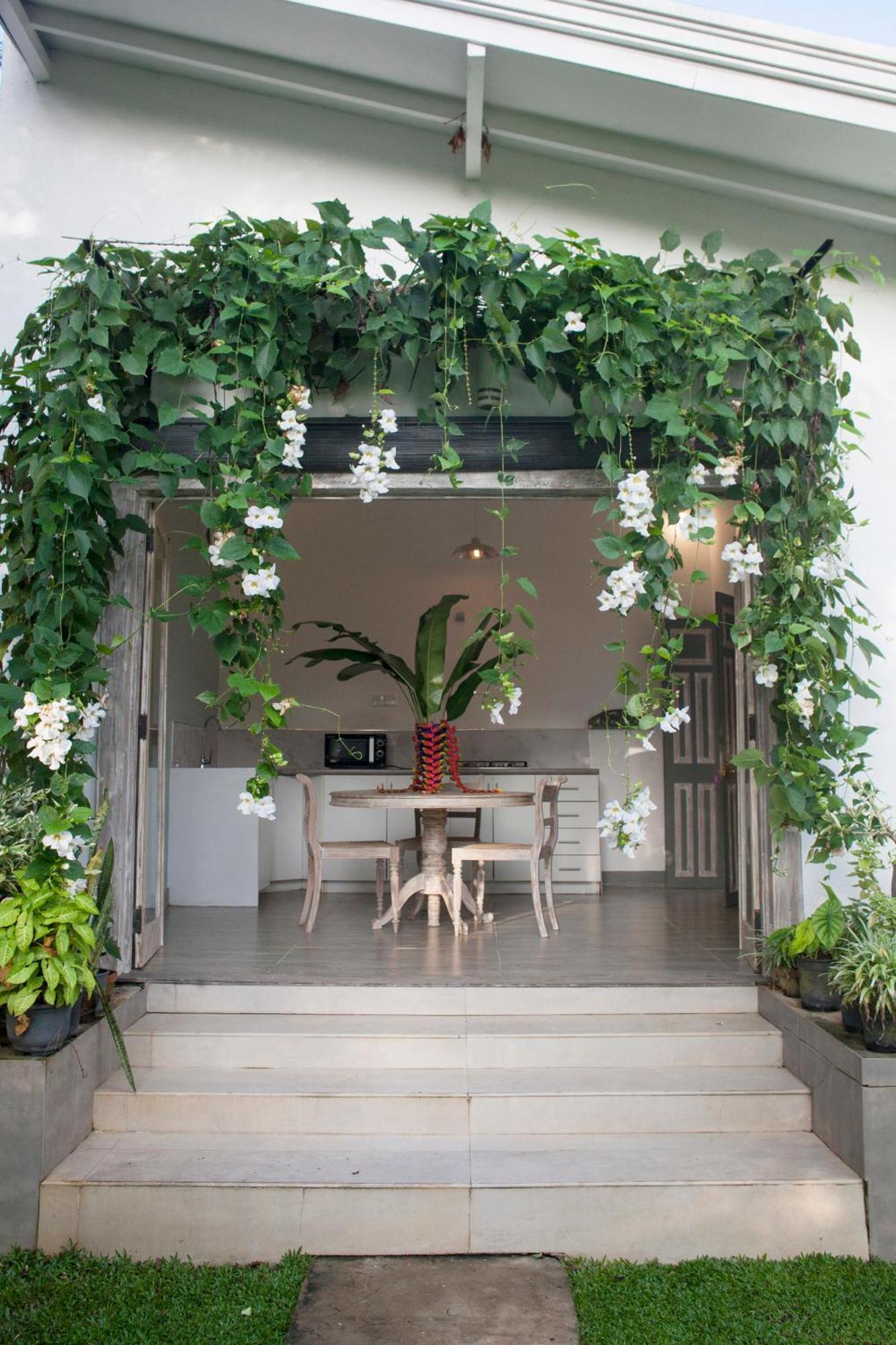 Arahtis Lake Villa Hikkaduwa Exterior foto